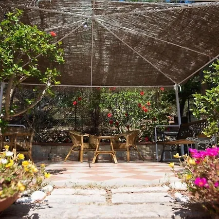 Apartment In Mit Terrasse, Grill Und Garten *